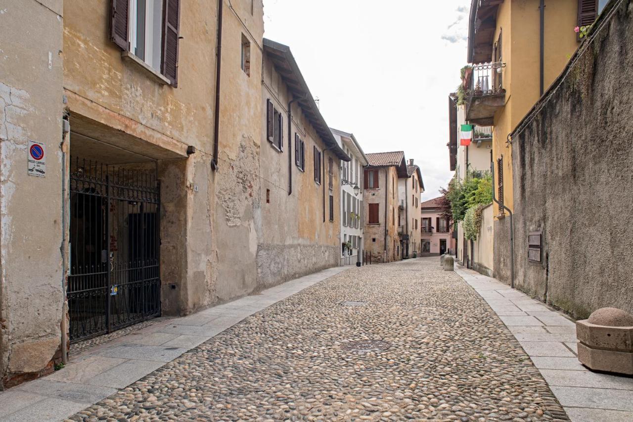 Piccola Villa Nel Centro Storico Arona Eksteriør billede