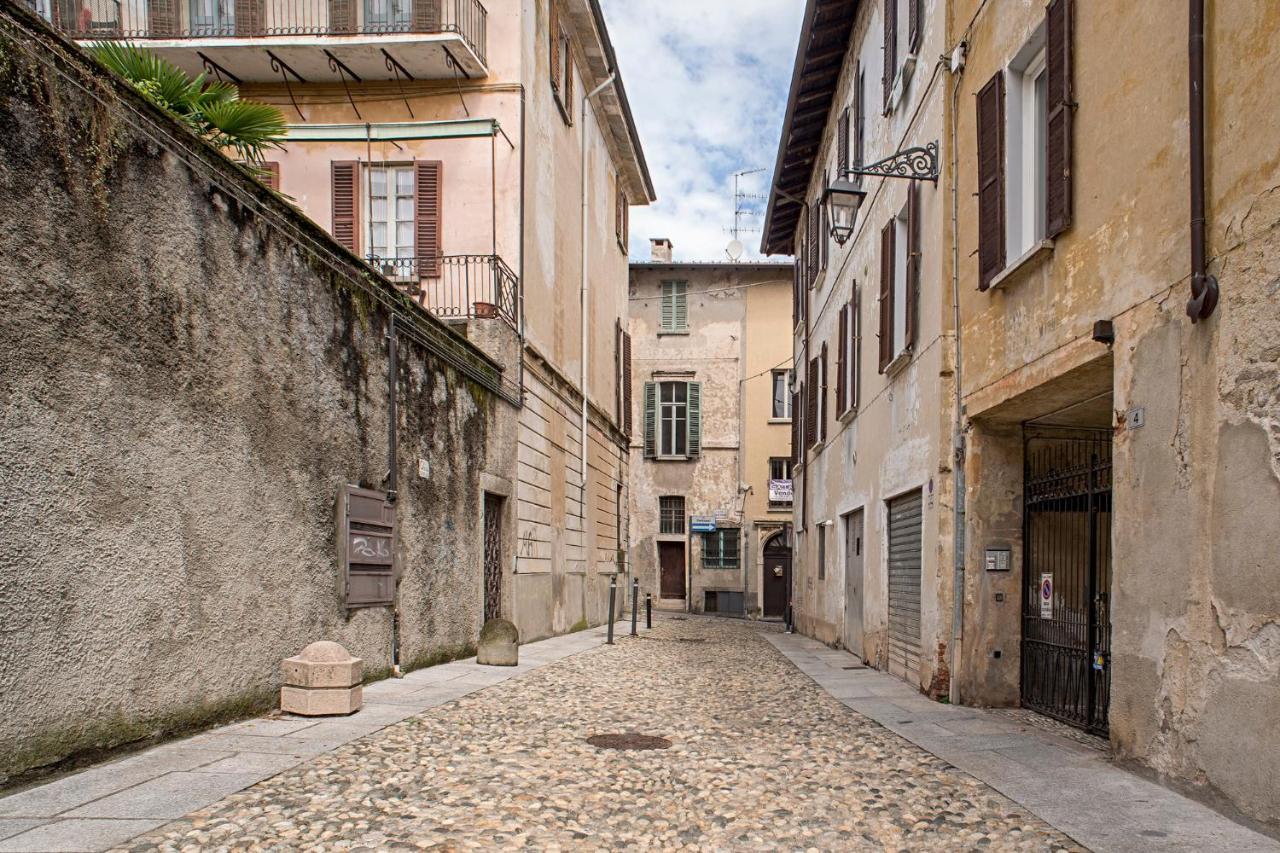 Piccola Villa Nel Centro Storico Arona Eksteriør billede